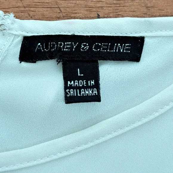 Sleeveless white blouse.  Chiffon Layered bottom and longer back. Large - Picture 13 of 13